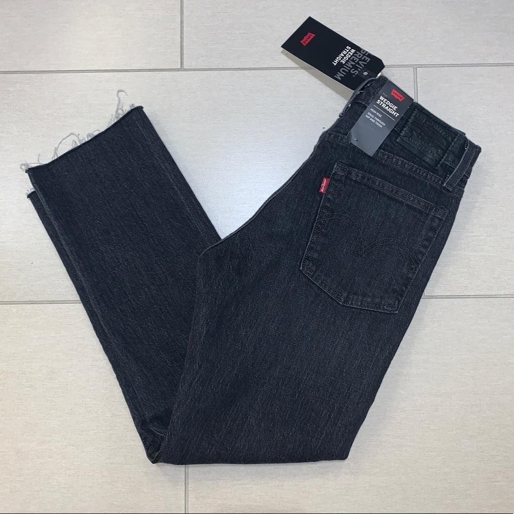 Levi’s Wedgie Straight High Rise Jeans - Picture 4 of 7